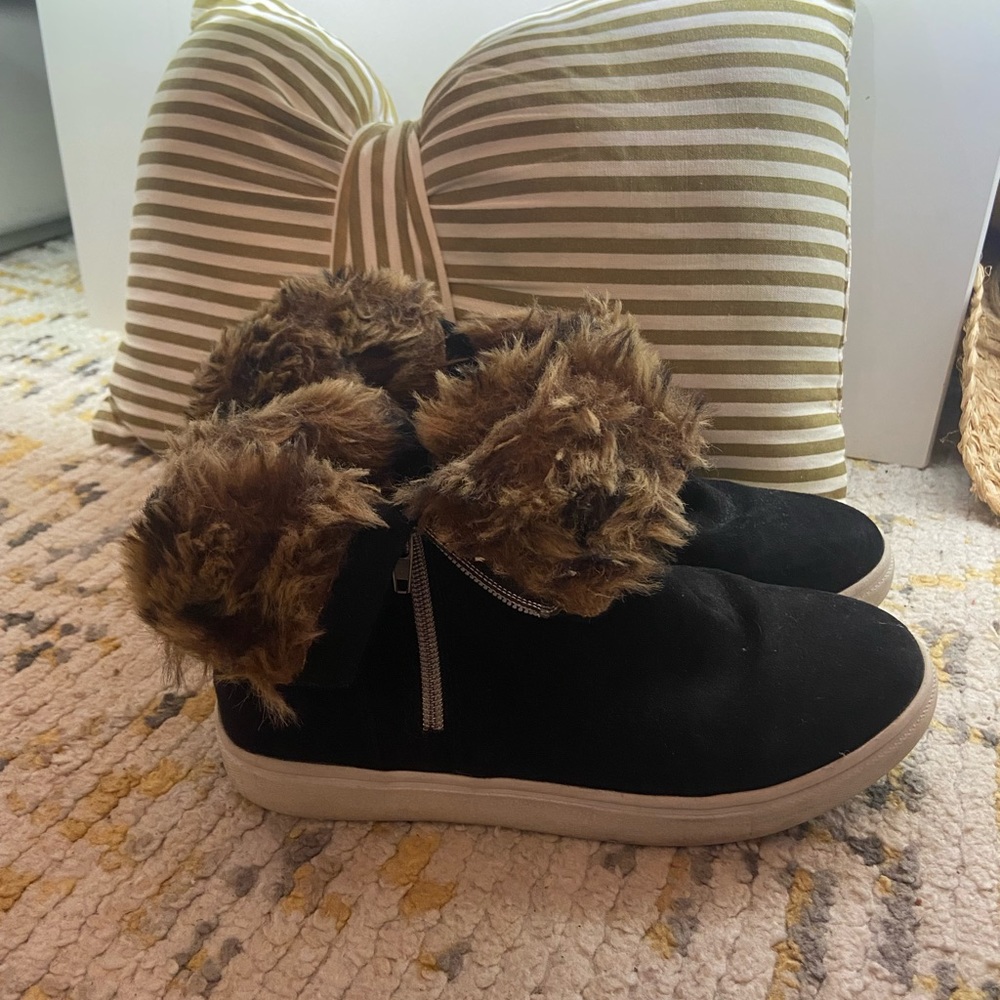 Steve Madden leopard lined in for decent condition